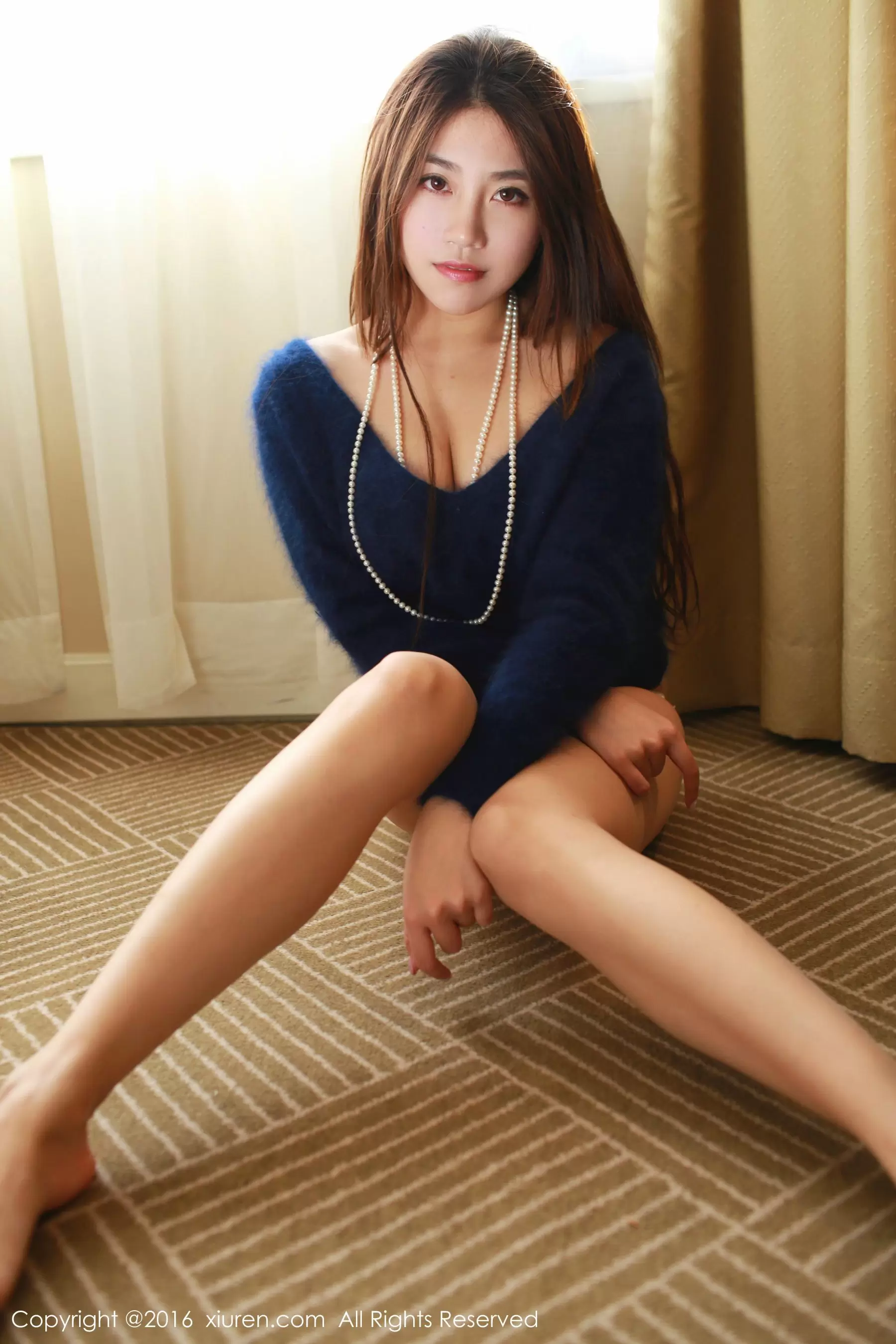许诺Sabrina《韩国首尔旅拍》2套美腿装+牛仔裤诱惑  No.456 气质美女妩媚写真-丽图阁