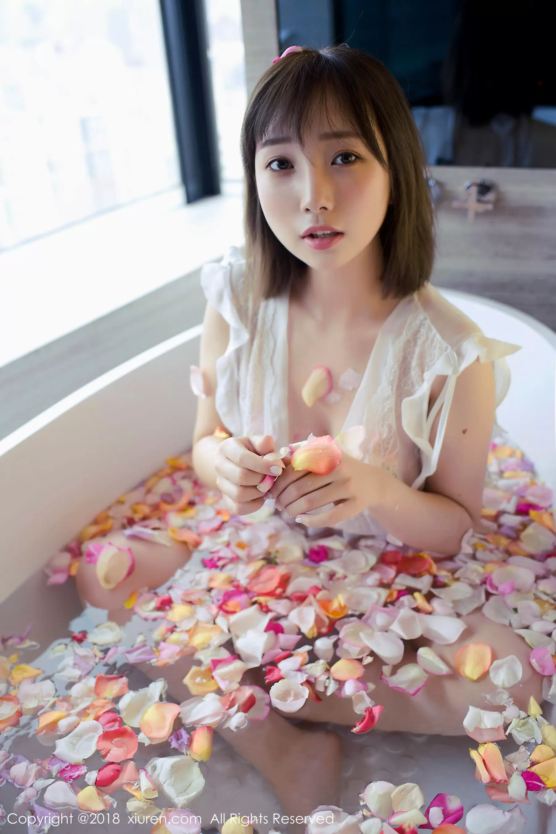 枝恩《短发百变大美女》  No.981 唯美性感身材美女图片壁纸-丽图阁