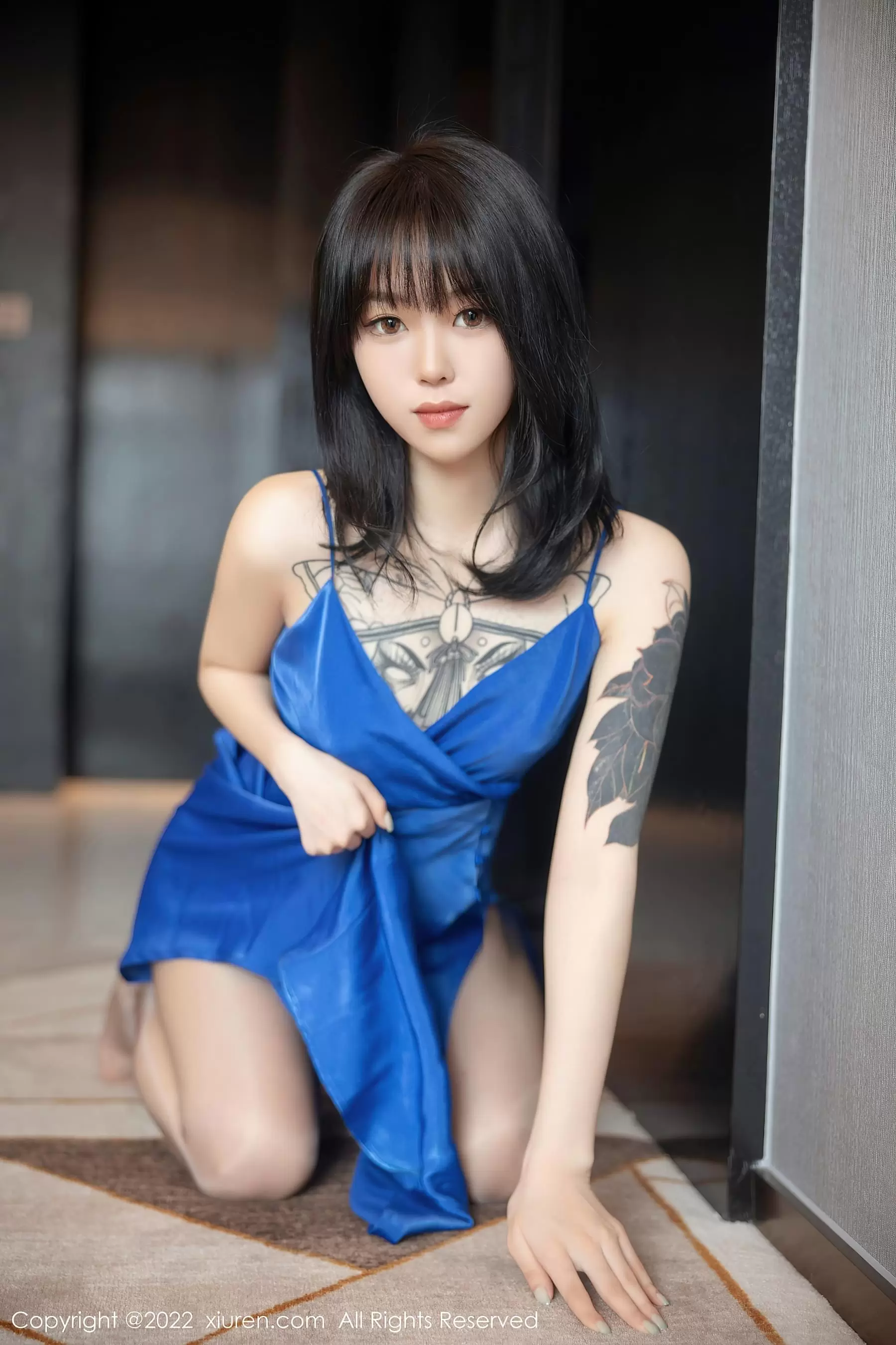 No.5165 奶瓶. 吊带裙美腿 制服丝袜美女套图-丽图阁