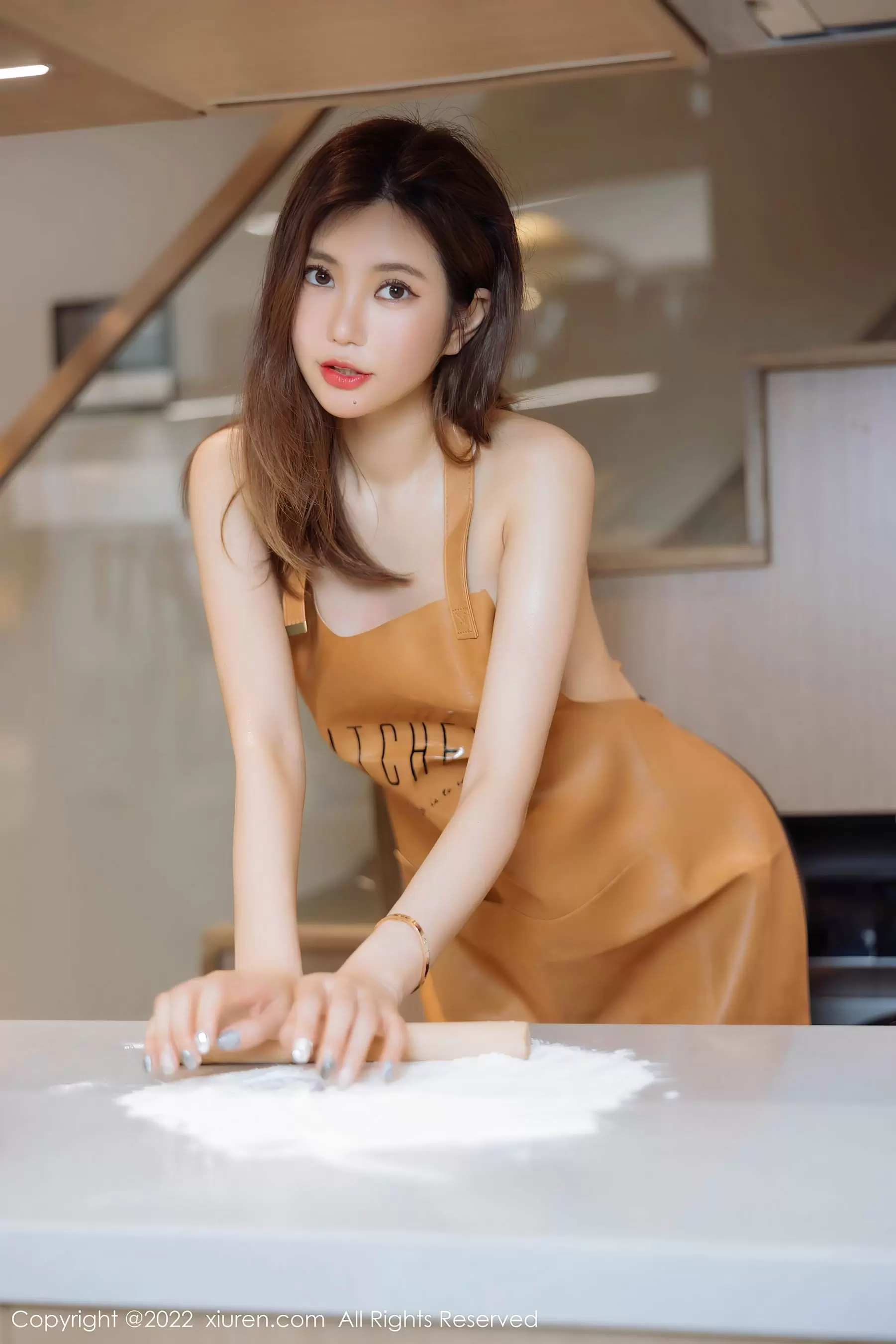 No.5634 绮里嘉ula 厨娘美腿 美女头像真人清新高清图片-丽图阁