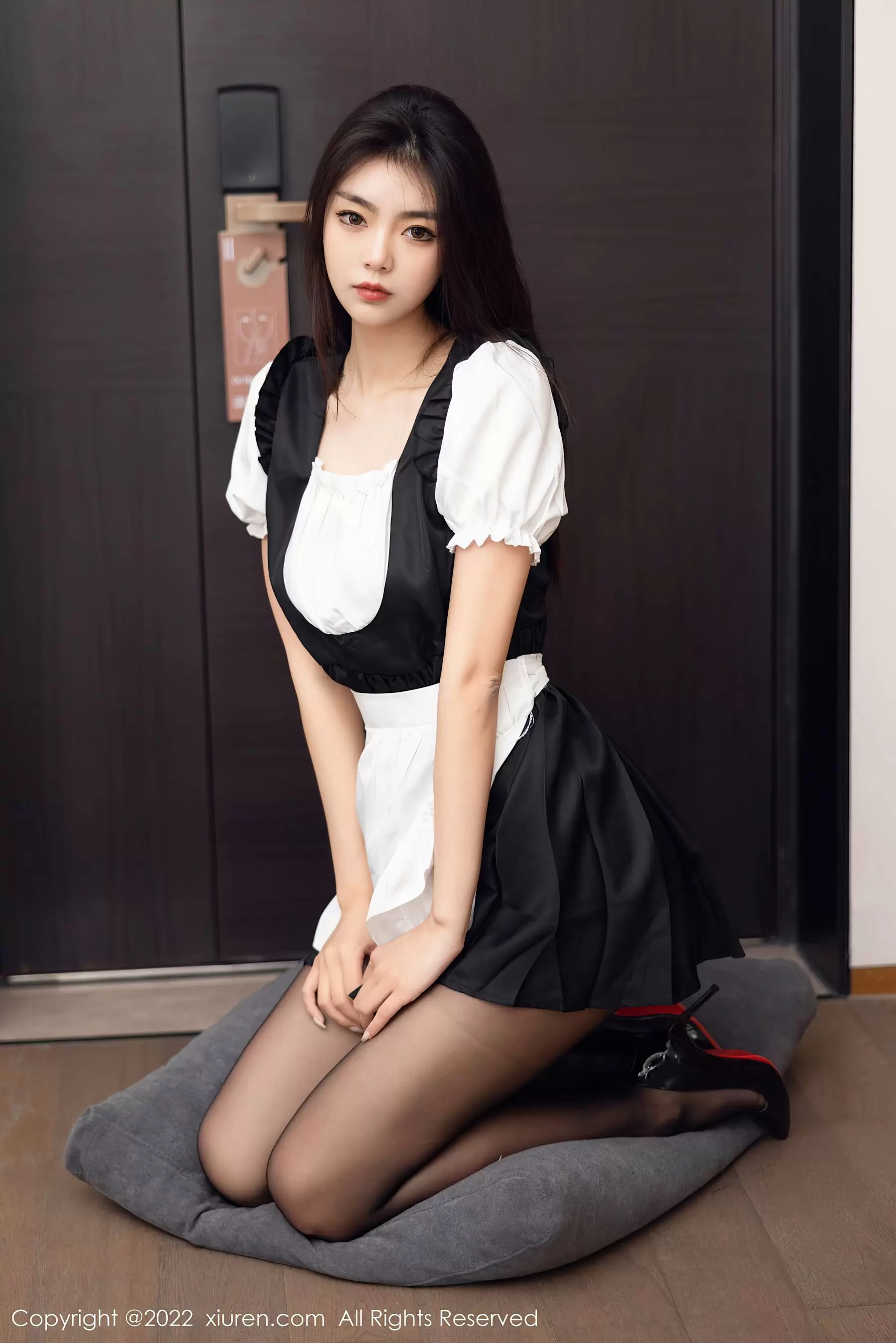 No.5706 可樂Vicky 黑丝美腿 美女壁纸 谁不爱身材好的小姐姐-丽图阁