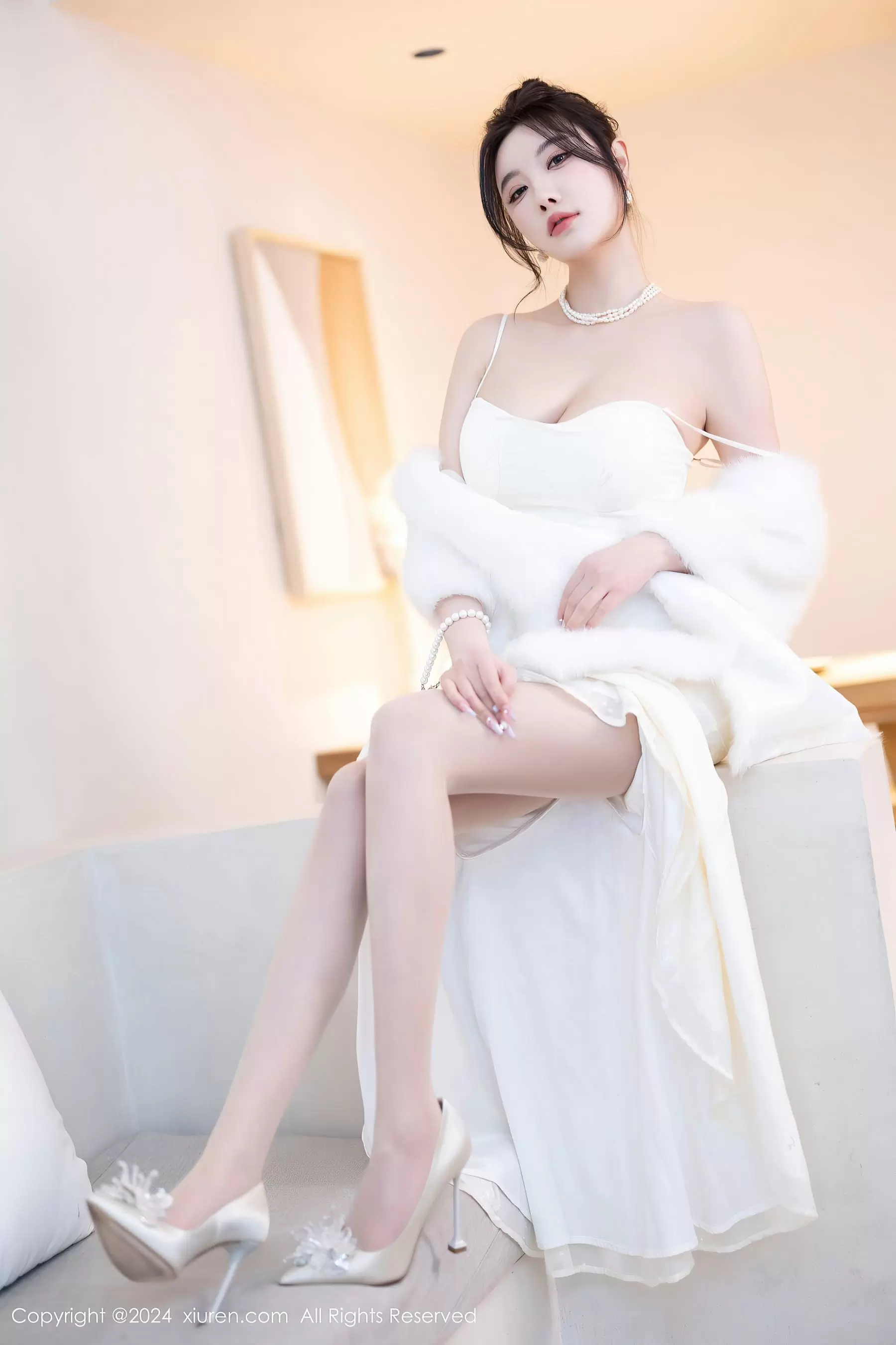 No.8538 杨晨晨Yome 丝袜美腿 夏天照着穿优雅又高级的写真-丽图阁