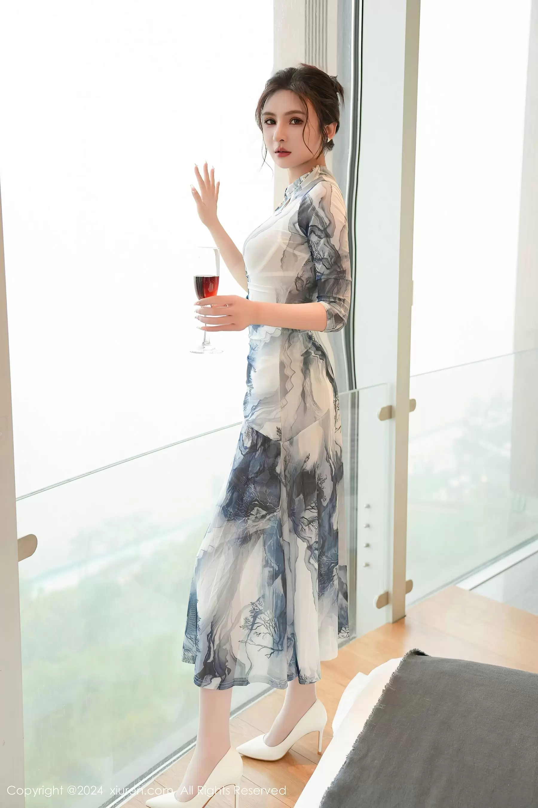 No.8587 Emily尹菲 美腿丝袜 美女壁纸 谁不爱身材好的小姐姐-丽图阁
