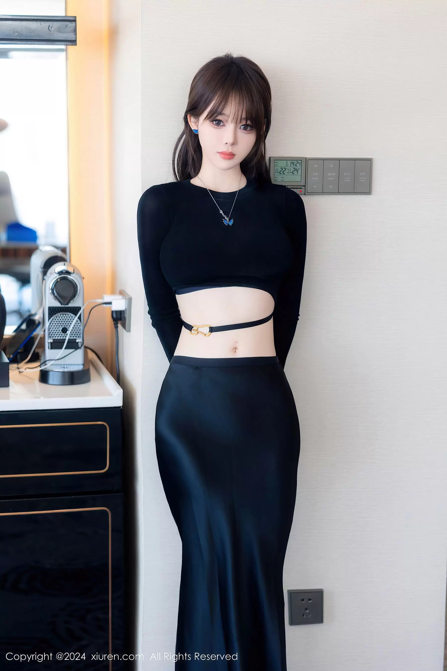No.8661 奶瓶. 美腿性感 制服丝袜美女套图-丽图阁